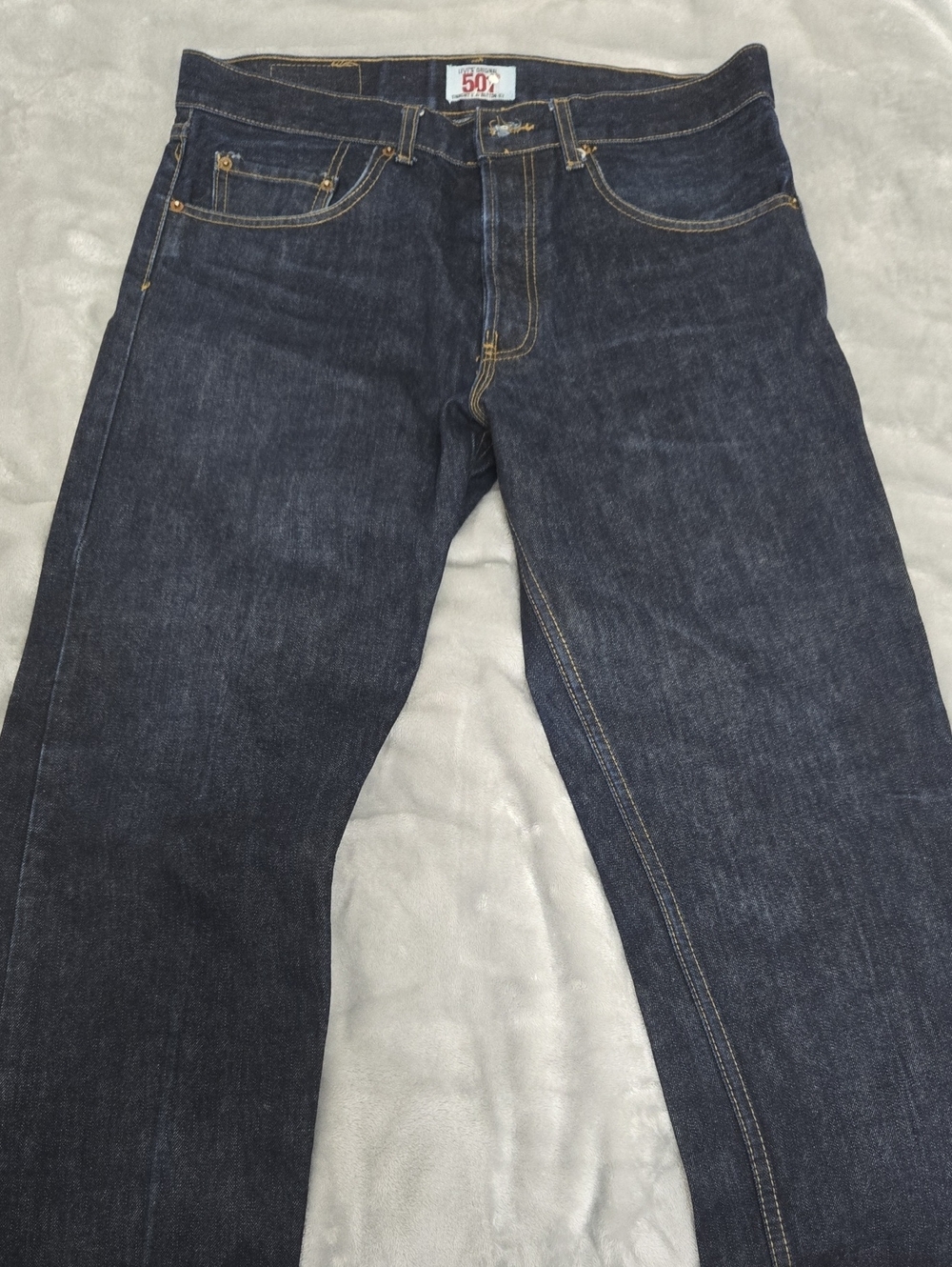 501 Levi's Men's Straight Jeans in Dark Indigo (W34 L30)